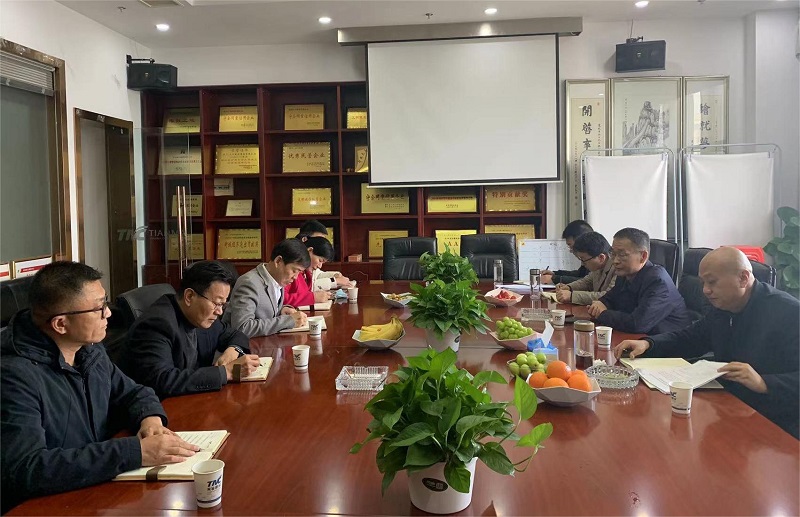 新洲區(qū)委常委鄧輝一行領導到我司走訪調研